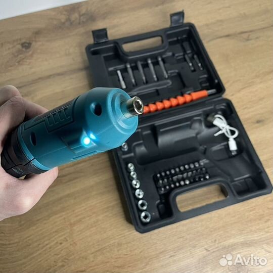 Аккумуляторные отвертка Makita