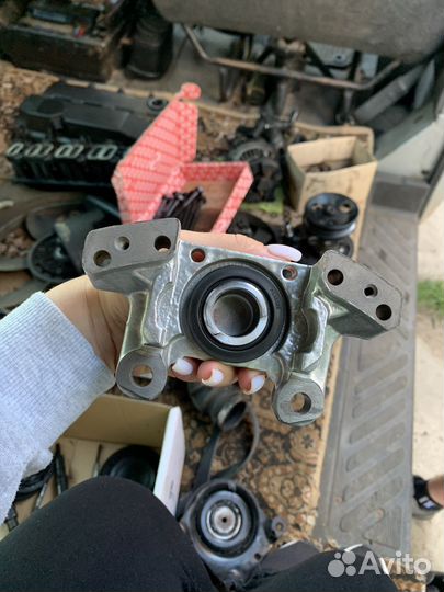 Супорт задний правый mercedes w 124