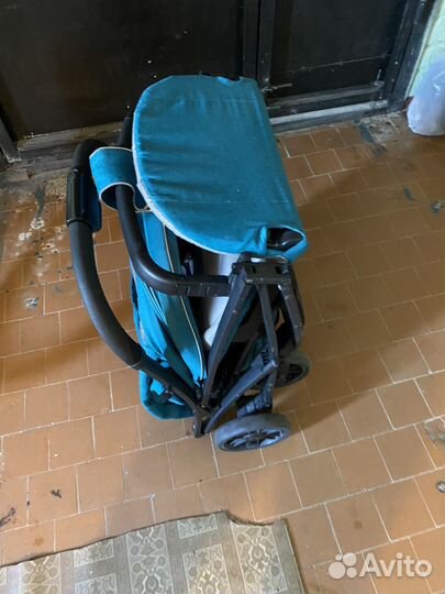Прогулочная коляска детская складная