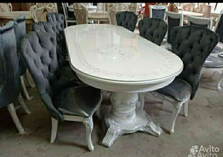 Стол и стулья