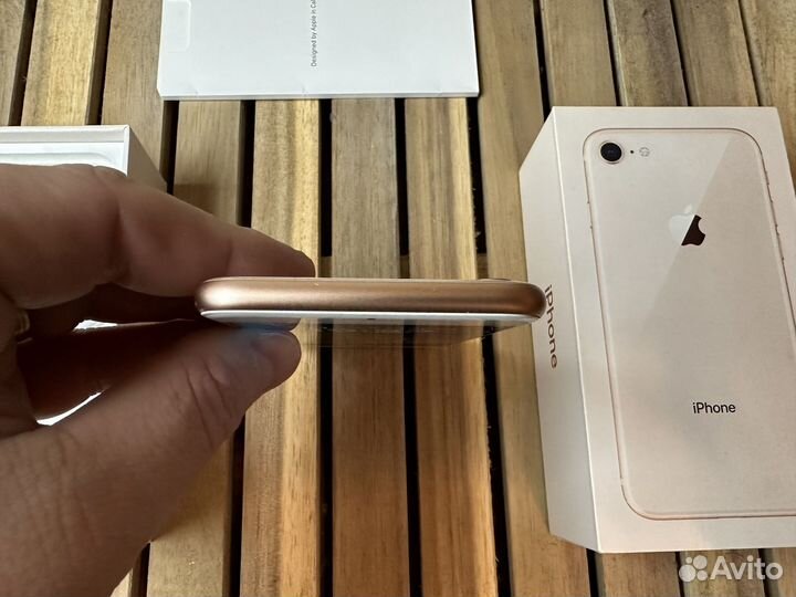 iPhone 8, 64 ГБ
