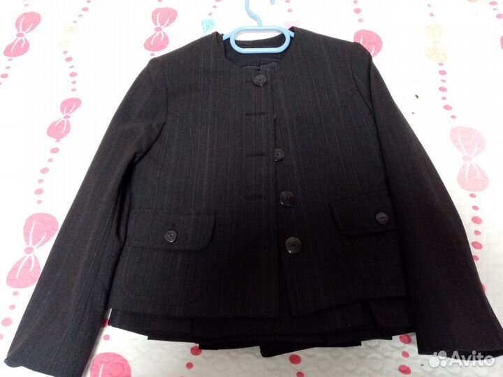 Новый школьный костюм четверка р-р 122