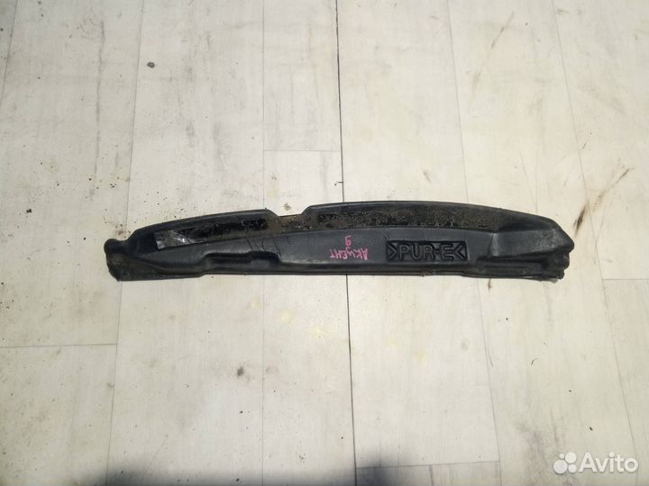 Уплотнитель крыла левый Hyundai-Kia Accent 2 (LC)