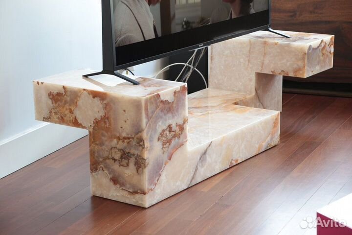 Тумба из камня