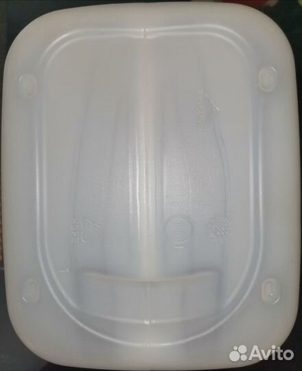 Емкость для воды пластиковая 10л