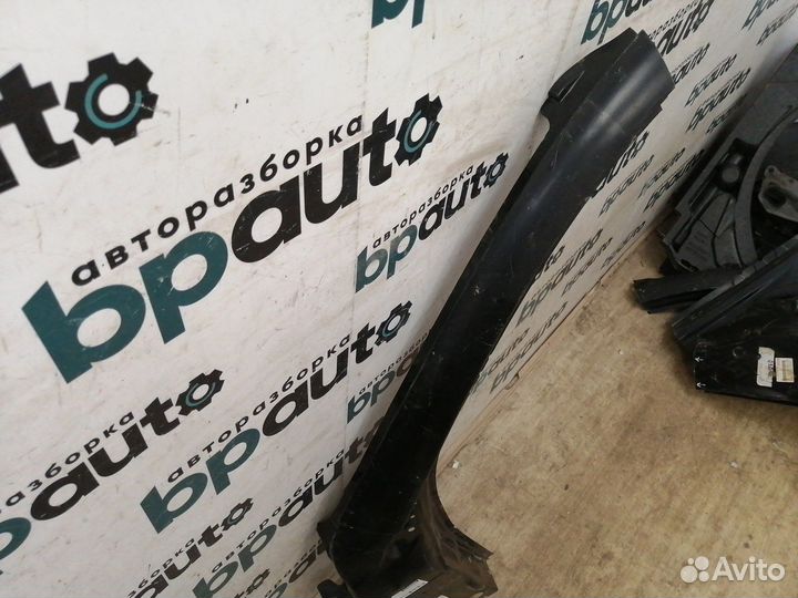 Стойка кузова передняя левая 61132-42171 Toyota