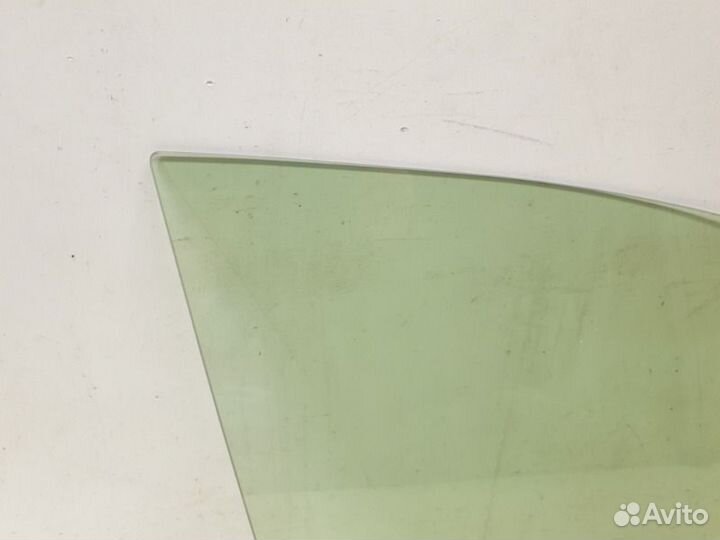 Стекло двери переднее правое Toyota Rav4 30