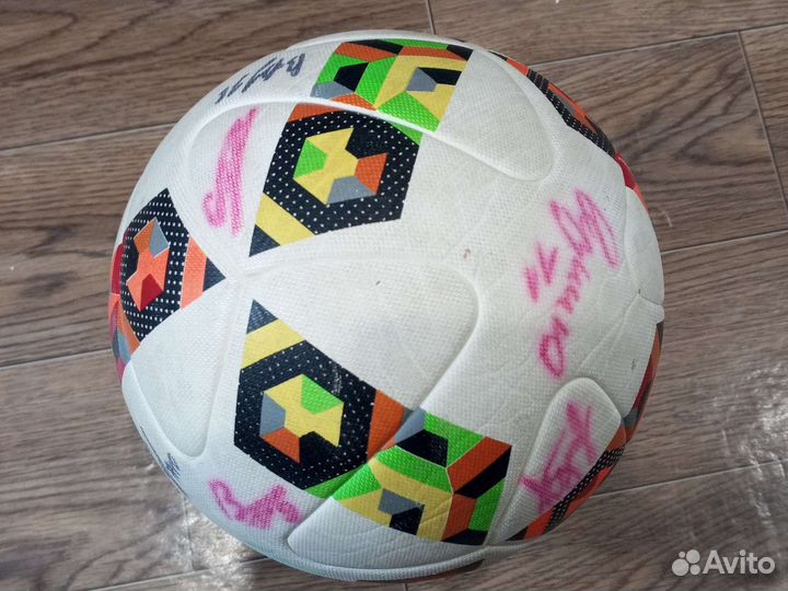 Футбольный мяч