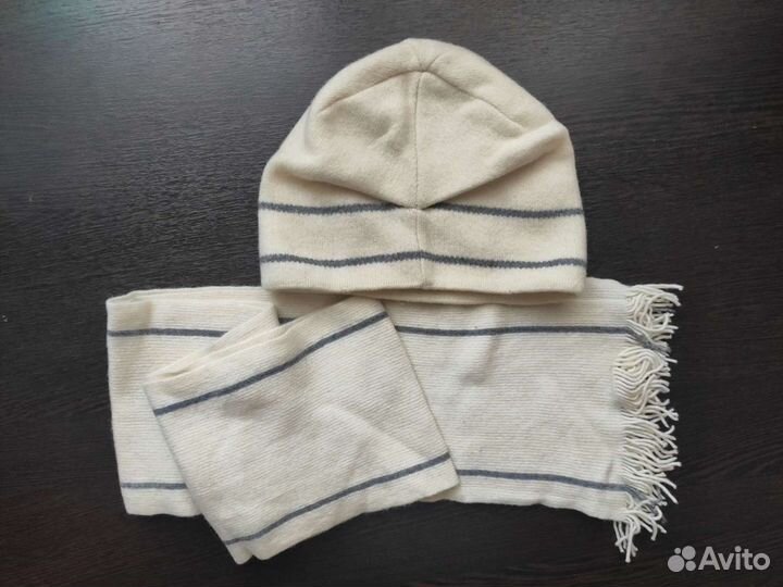 Шапка с шарфом женская