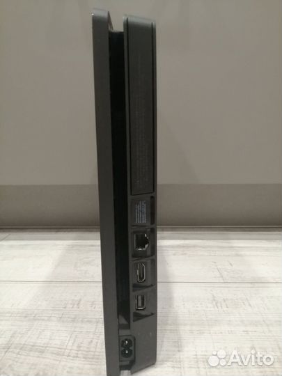 Sony PS4 slim