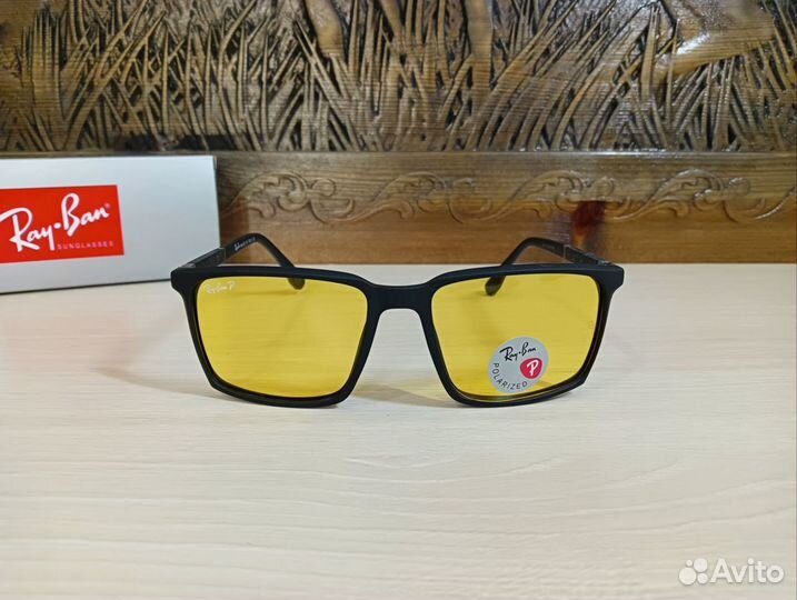 Солнцезащитные очки Ray-Ban