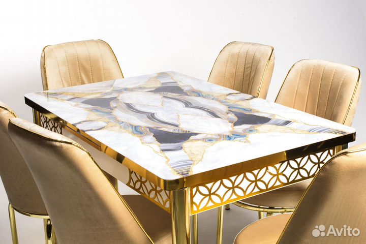 Кухонный стол и стулья комплект