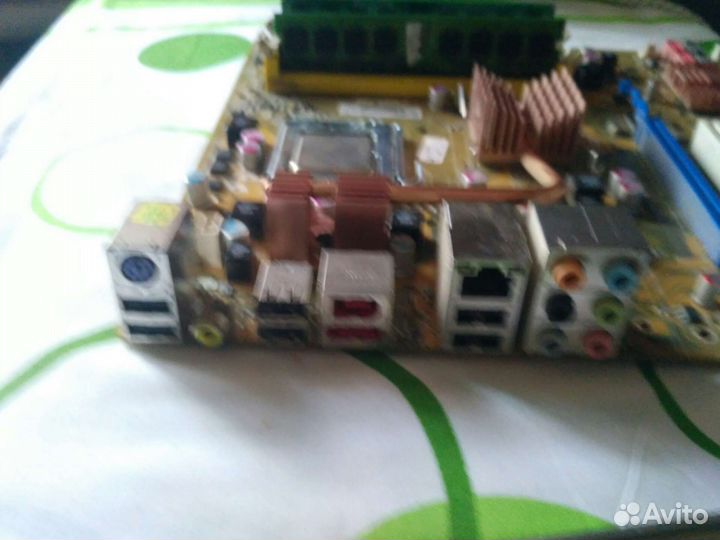 Материнская плата 775