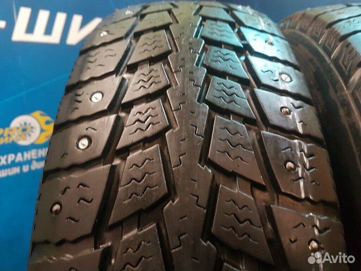 Kumho I'Zen Stud Snow KW11 225/75 R16