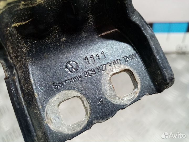 Б/У Петля двери багажника левая VW Passat B#001