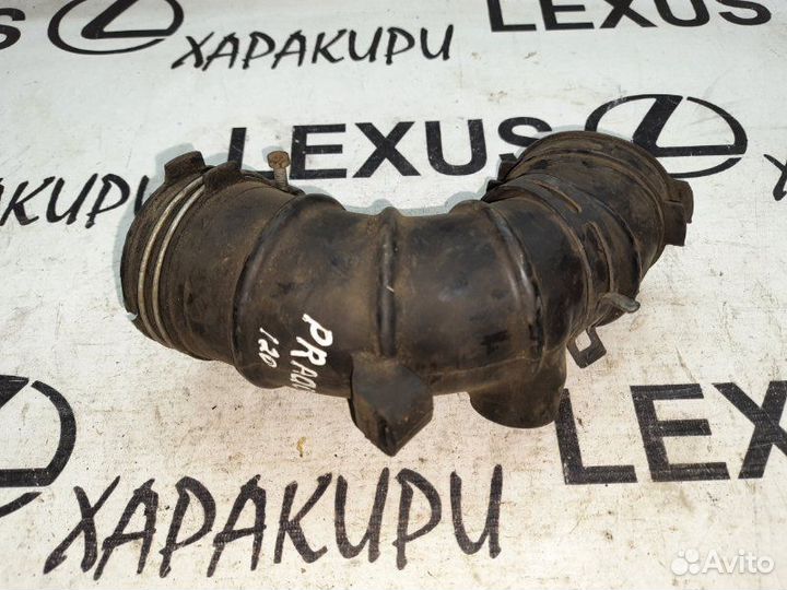 Патрубок воздушного фильтра Toyota Land Cruiser