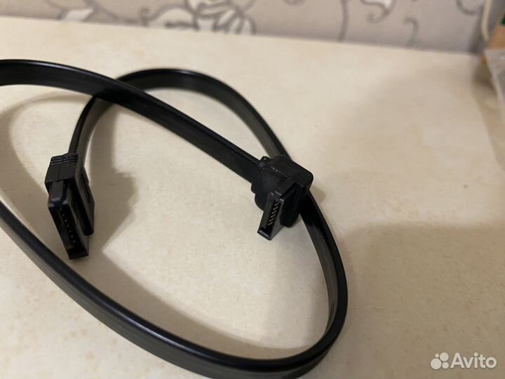 Кабель передачи данных SATA угловой