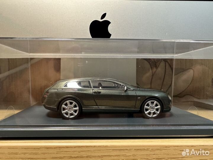 Bentley Continental Flying Star Touring 2010. 1/43