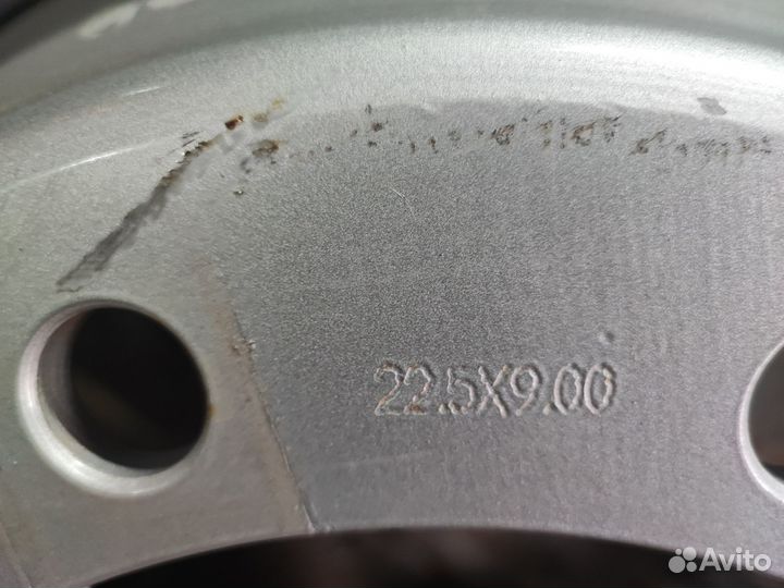 Новая шина с диском