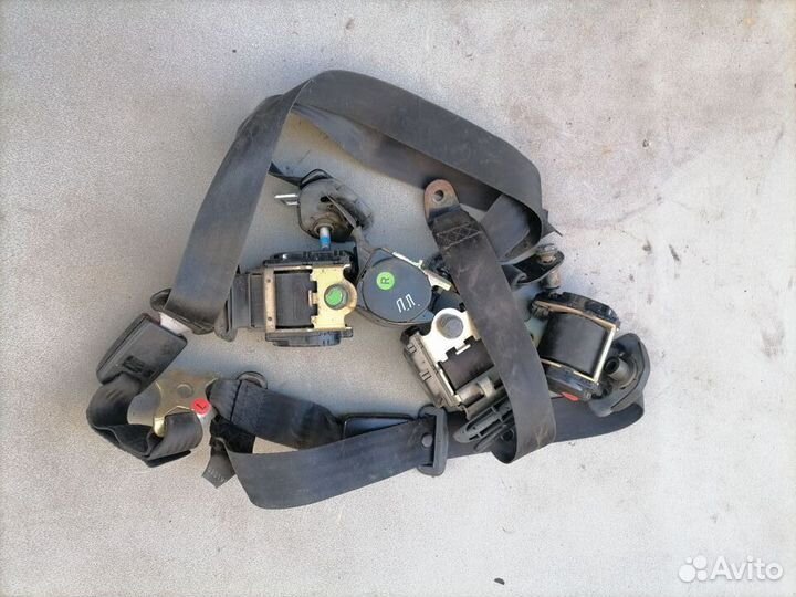 Ремень безопасности задний Ford Escort 1990-1995