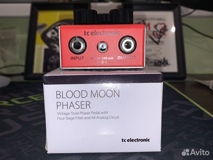 Педаль эффектов /Tc Electronic blood moon phaser