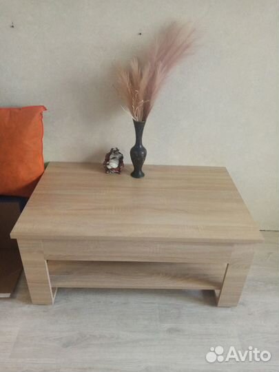 Журнальный столик на колесах трансформер