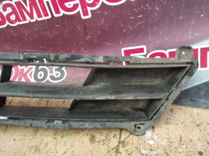 Hyundai Solaris 2014 решетка бампера б/у оригинал