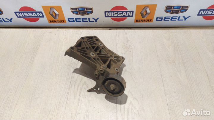 Ролик приводного ремня Натяжной обводной Nissan wi