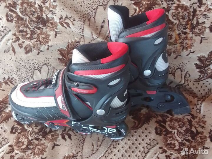 Роликовые коньки новые