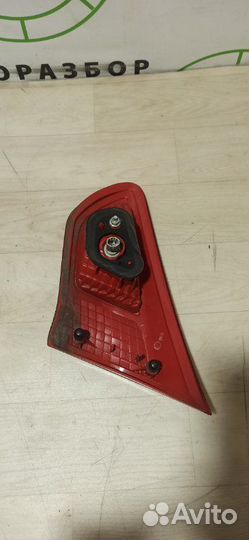 Фонарь в крышку багажника задний левый Mitsubishi
