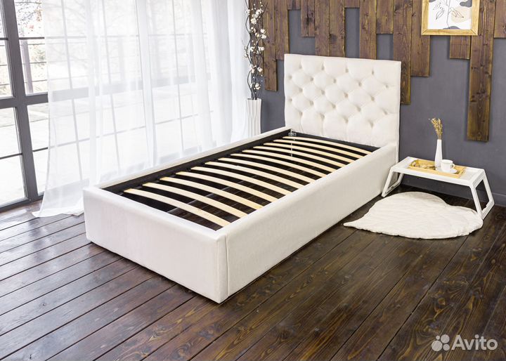 Кровать с матрасом