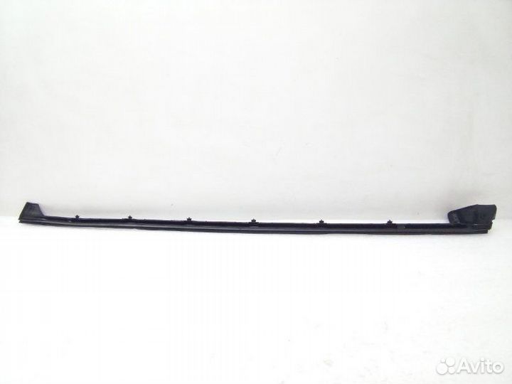 Уплотнитель двери передний правый Mercedes-Benz