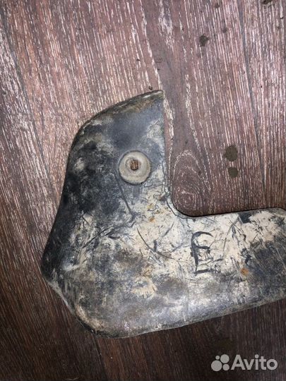 Брызговик передний левый Toyota Chaser GX90 1GFE