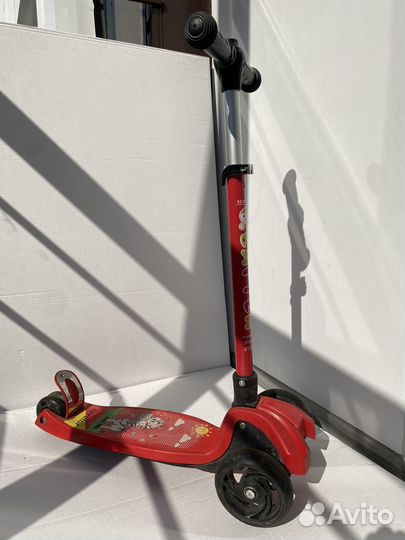 Самокат детский со светящимися колесами