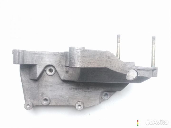 Кронштйен компрессора насоса гидроусилителя GM