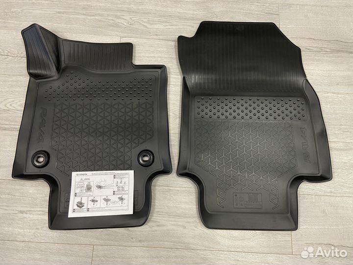 Оригинальные резиновые ковры Toyota Rav4
