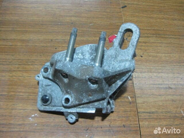 Кронштейн двигателя правый Ford Mondeo 4 2007–2014