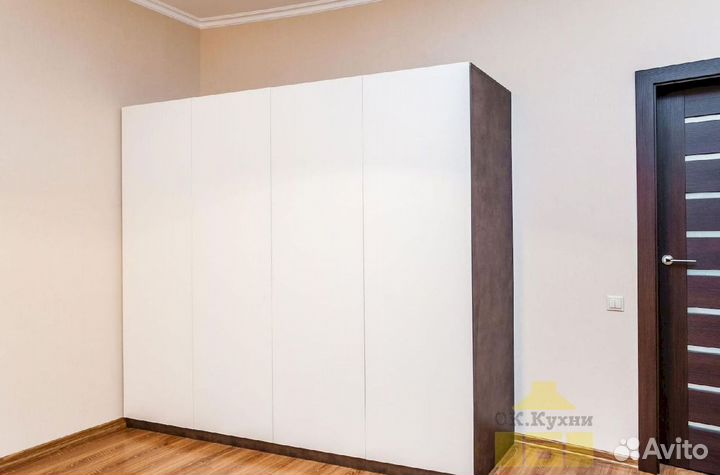 Шкаф двухстворчатый