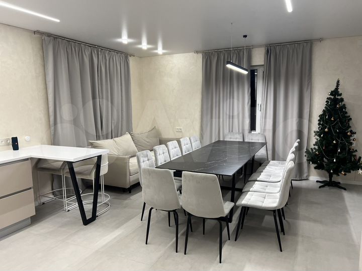 Коттедж 200 м² на участке 12 сот.