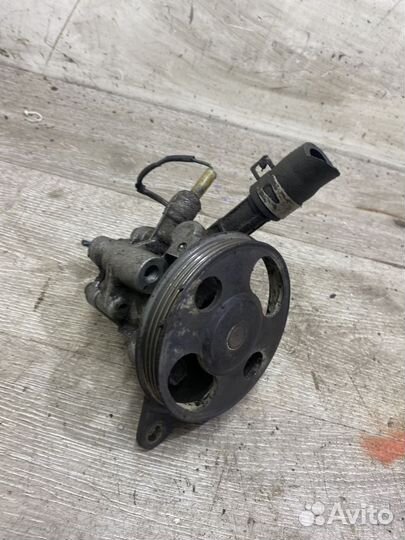 Насос гидроусилителя Mazda Familia