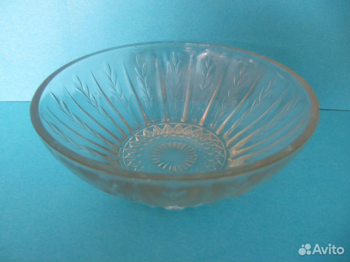 Ваза синего стекла и другой советский винтаж