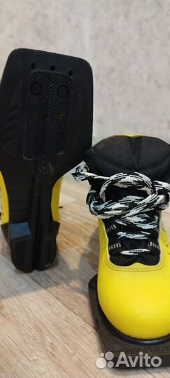 Лыжные ботинки