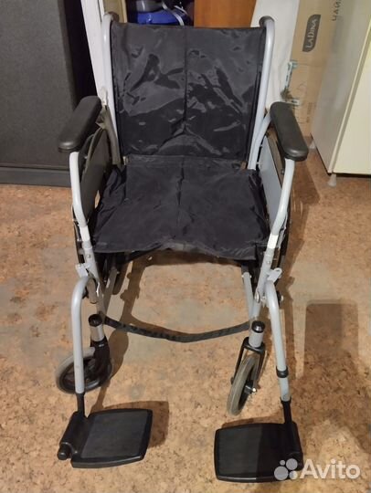 Инвалидная коляска складная бу