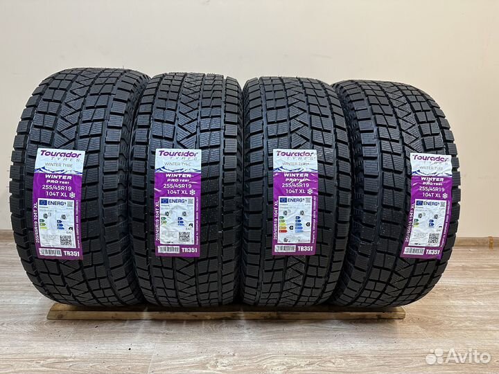 Tourador Winter Pro TSS1 255/45 R19 113V