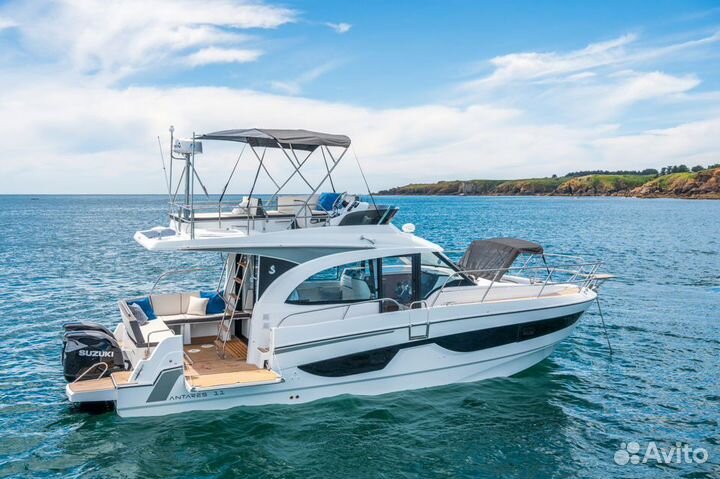 Круизный катер Beneteau Antares 11 FLY