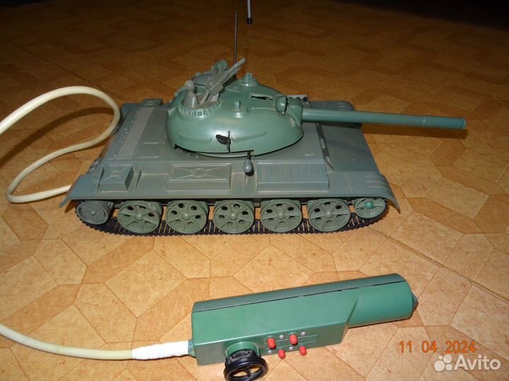 Танк - игрушка электромеханическая СССР