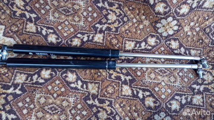 Амортизаторы крышки багажника