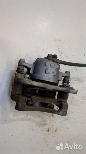 Суппорт Toyota Prius, 2018