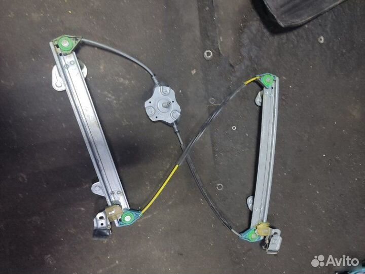 Стеклоподъемник передний правый Лада Гранта