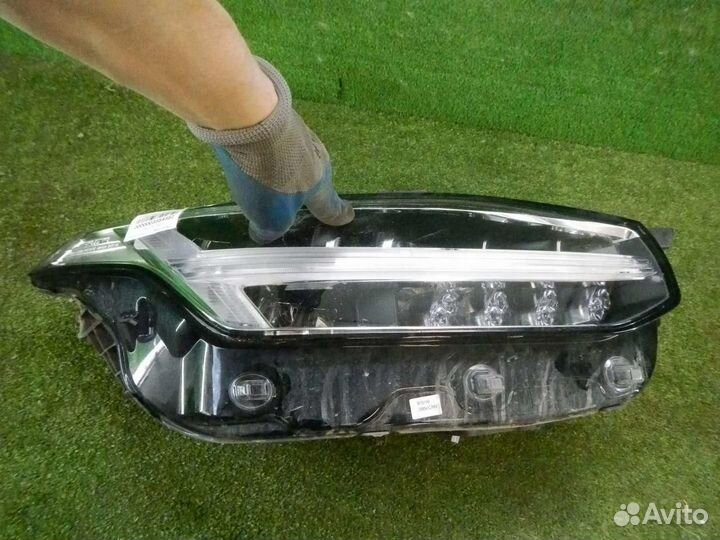 Фара правая Volvo XC90